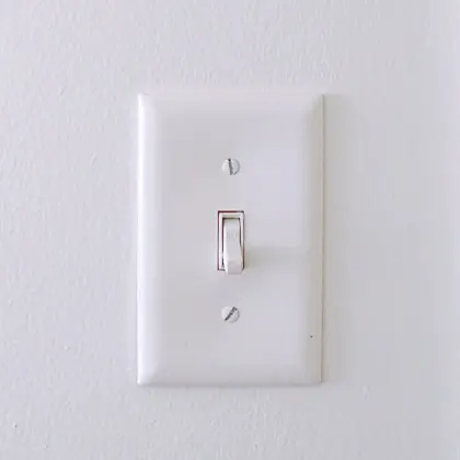 Выключатель встраиваемый одноклавишный (демо)